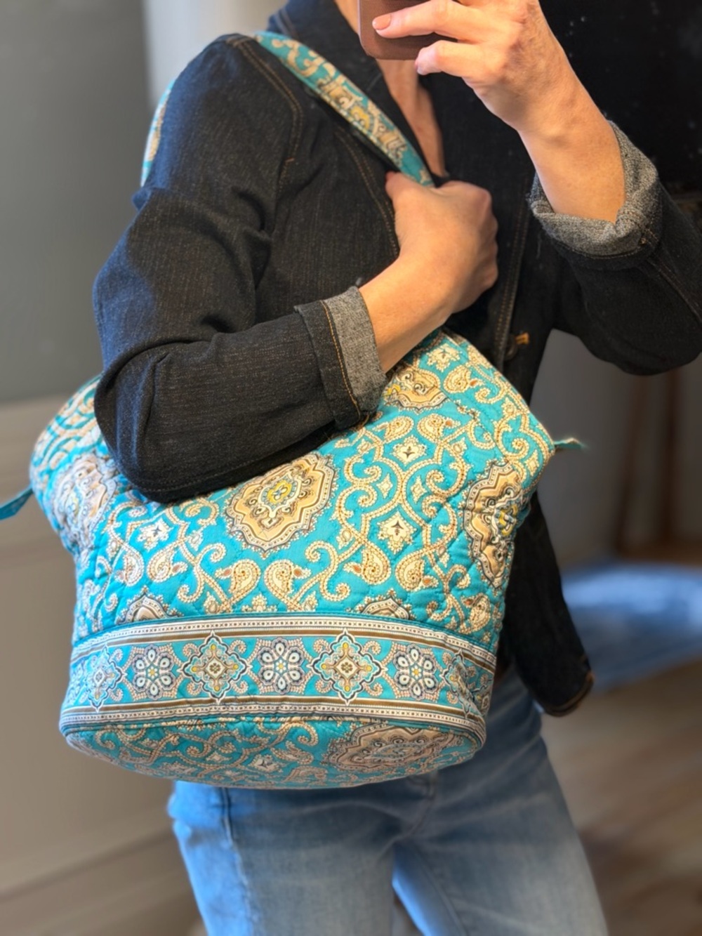 Vera Bradley Boho 2010s Quilted Zip Tote Turquoise Multi (GUC) - Picture 4 of 17